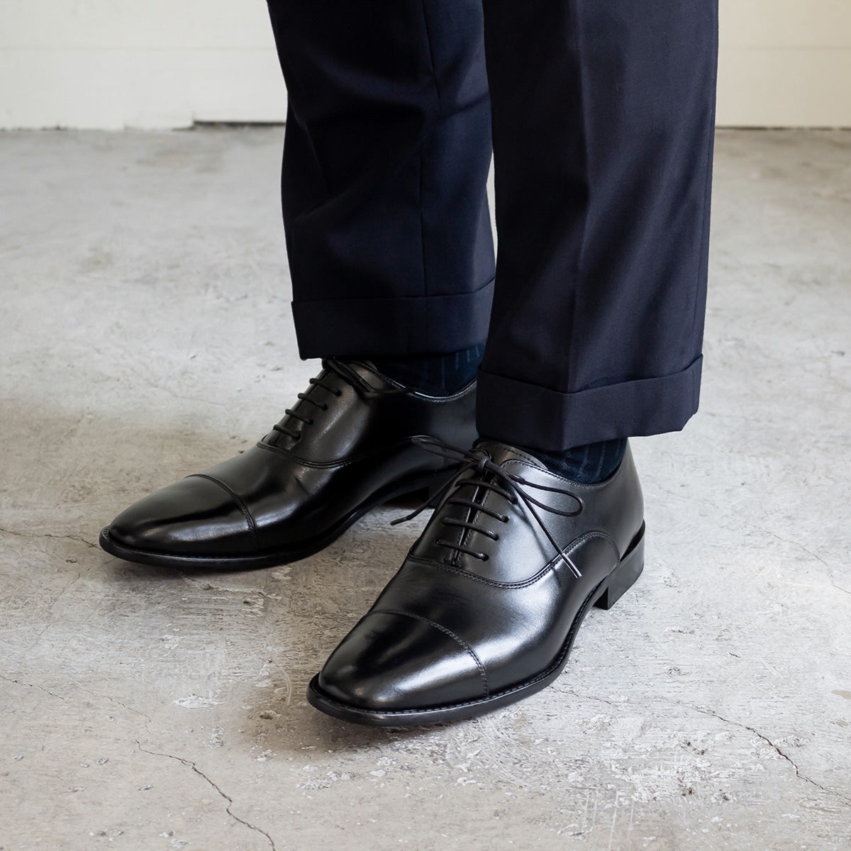 最高品質　貴重品本革レザーシューズビジネスシューズメンズシューズ　ハイエンドスタイリッシュローファーシューズ紳士革靴サイズ選択可 Arno - 売れ筋No.1 最高ランクの本革でつくったビジネスシューズ - BLACK ⁄ 24.0cm