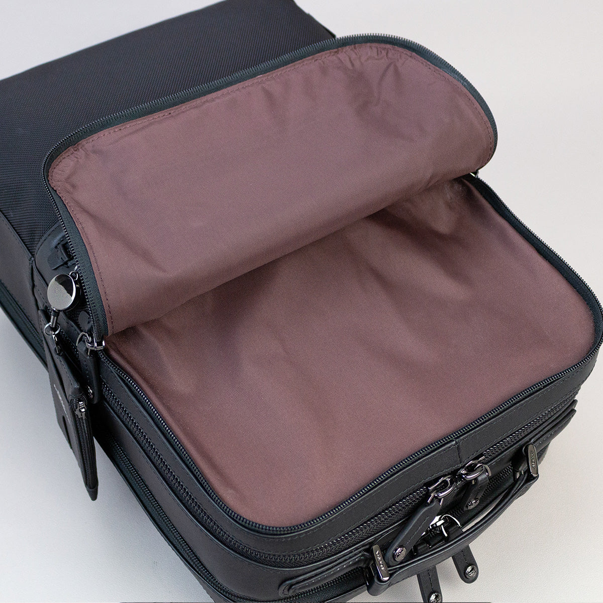 本革×CORDURA®  3層構造のスマートなバックパック - BACK PACK 2210