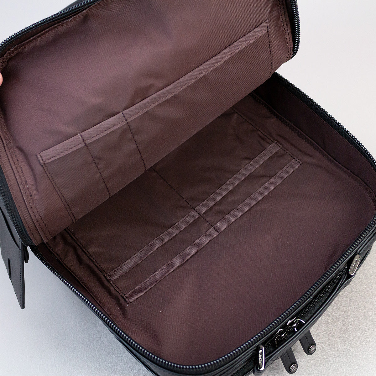 本革×CORDURA®  3層構造のスマートなバックパック - BACK PACK 2210
