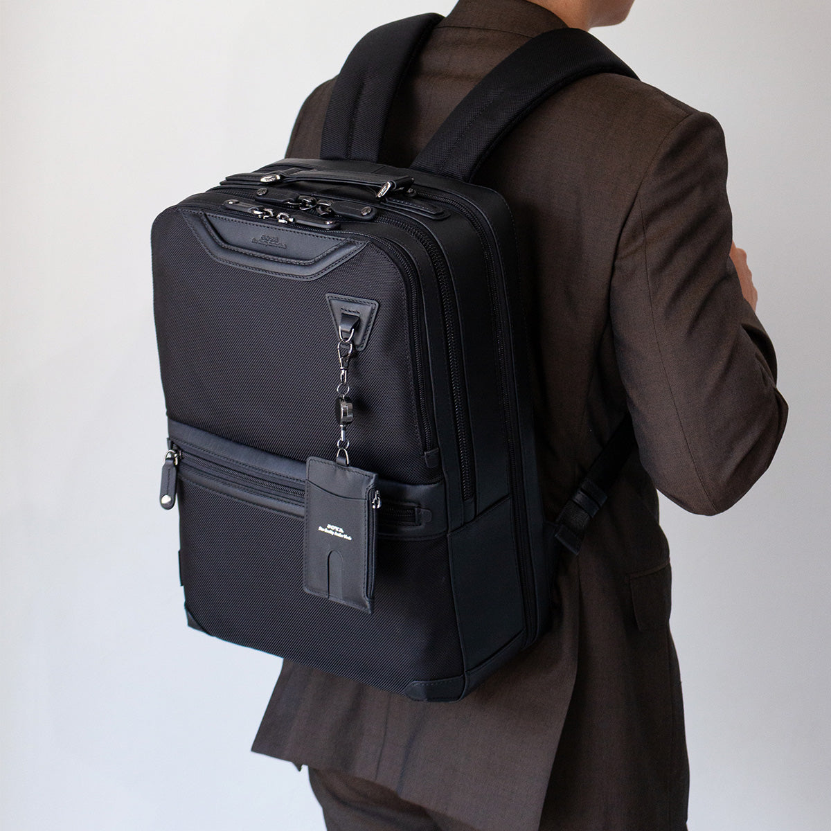 本革×CORDURA®  3層構造のスマートなバックパック - BACK PACK 2210
